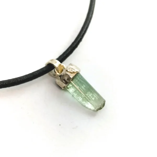 Pendente con cristallo di acquamarina